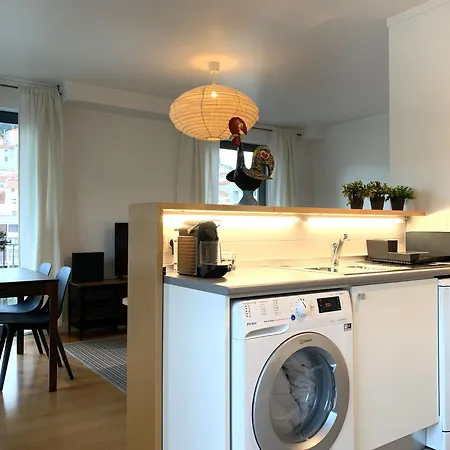 Apartamento Mm3 Modern With Castle View! Very In Baixa-rossio! Free Parking! *